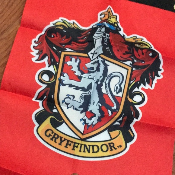 New Gryffindor flag - Picture 2 of 3